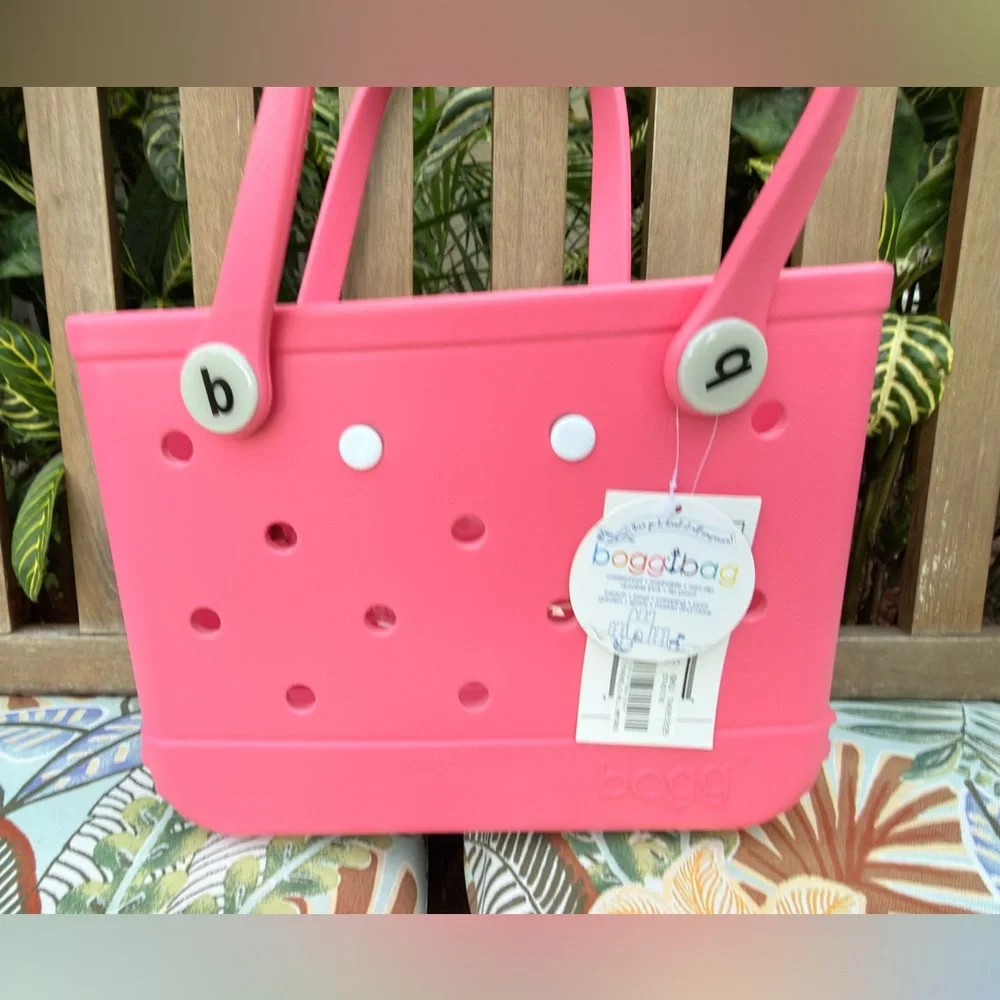 NWT Bitty Bogg Bag Pink– waterproof tote, includes snap-in pouch - Picture 2 of 6